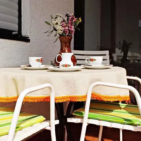 One-bedroom In Zadar Iii דירה *