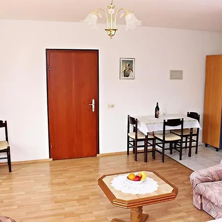 One-bedroom In Zadar Iii דירה *